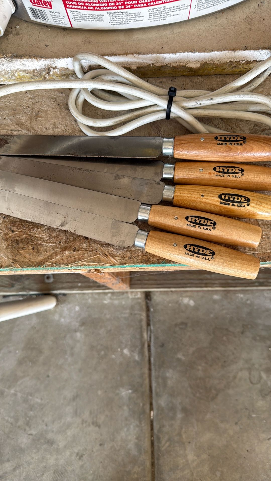 Hyde Tools 60780 Square Point Knife, Wood Handle