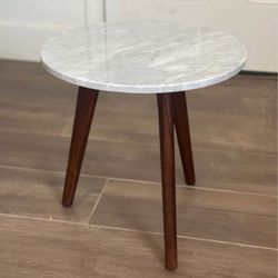 Article Mara Walnut Side Table