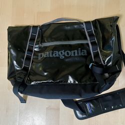 Patagonia Black Hole Messenger/laptop Bag