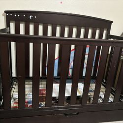 baby crib 