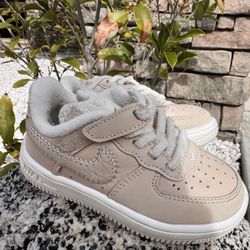 Nike Teddy Bear Shoes (8C)