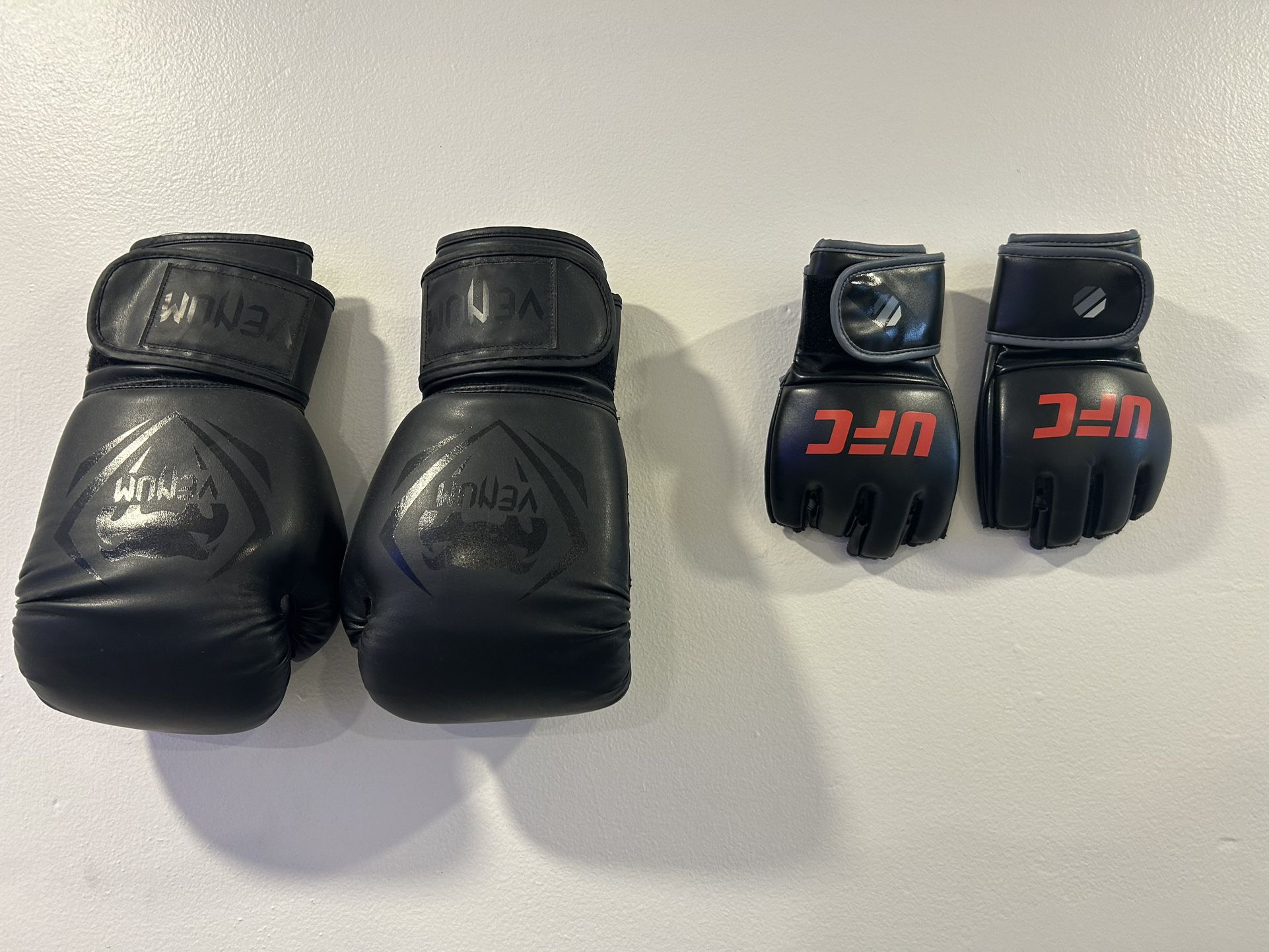 Boxing Gloves / UFC Gloves