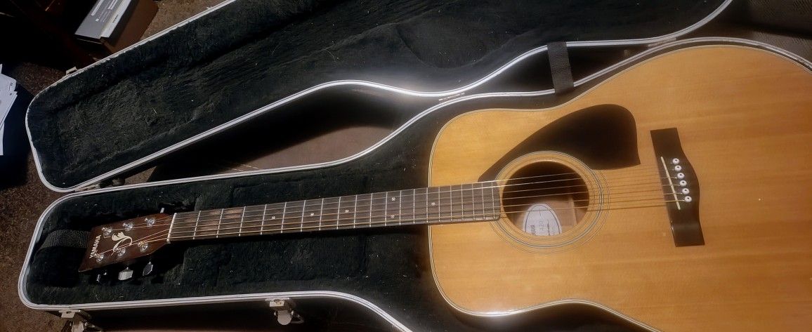 Yamaha acoustic guitar 