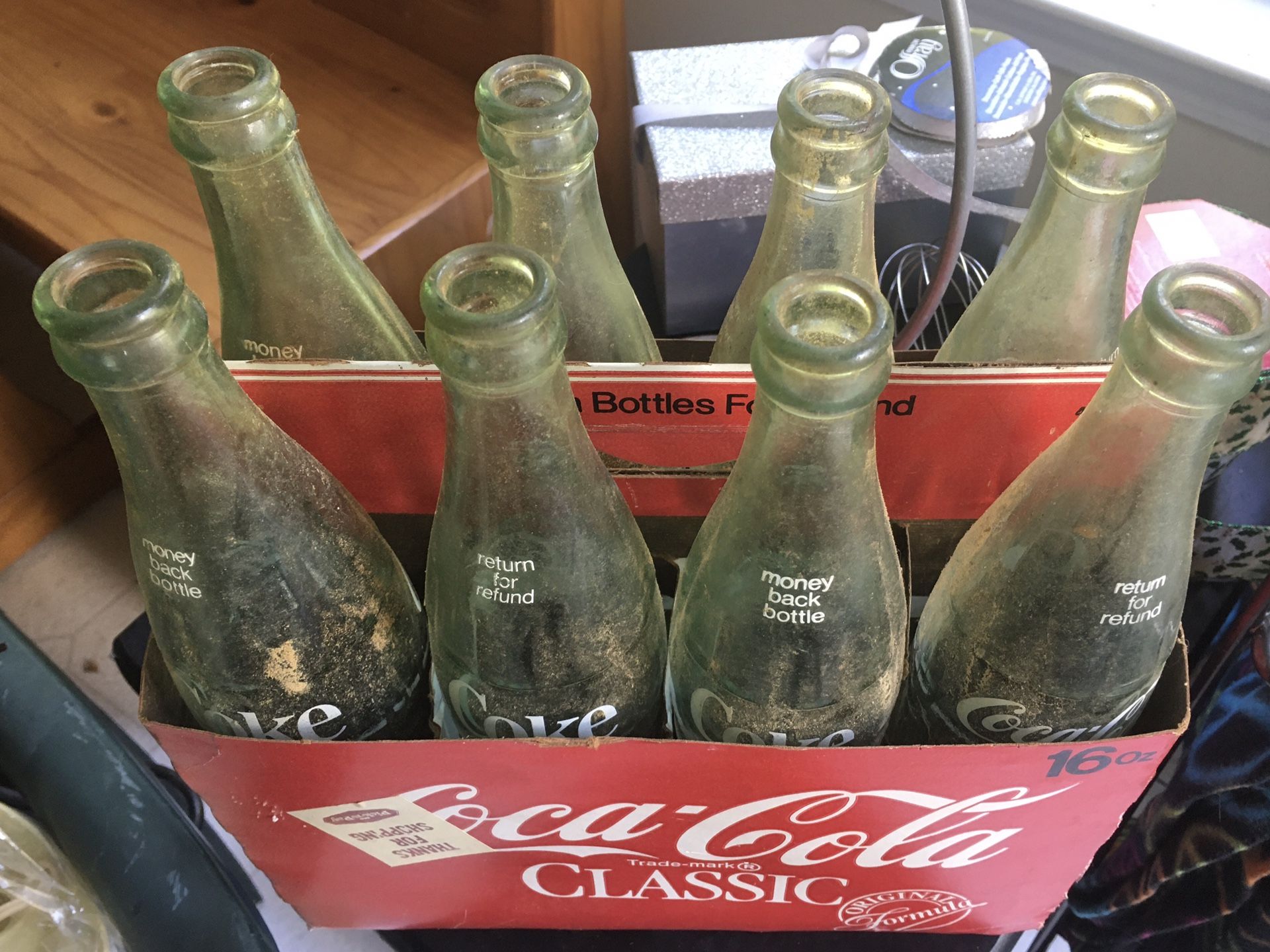 Collectible Coke 8 Bottles In Carton