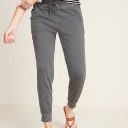 Lot of 2 NWT Old Navy High-waist light Fleece Jogger Pant Woman 1 XL plus lounge. Condition is "New with tags". Shipped with USPS Priority Mail. 2 pa