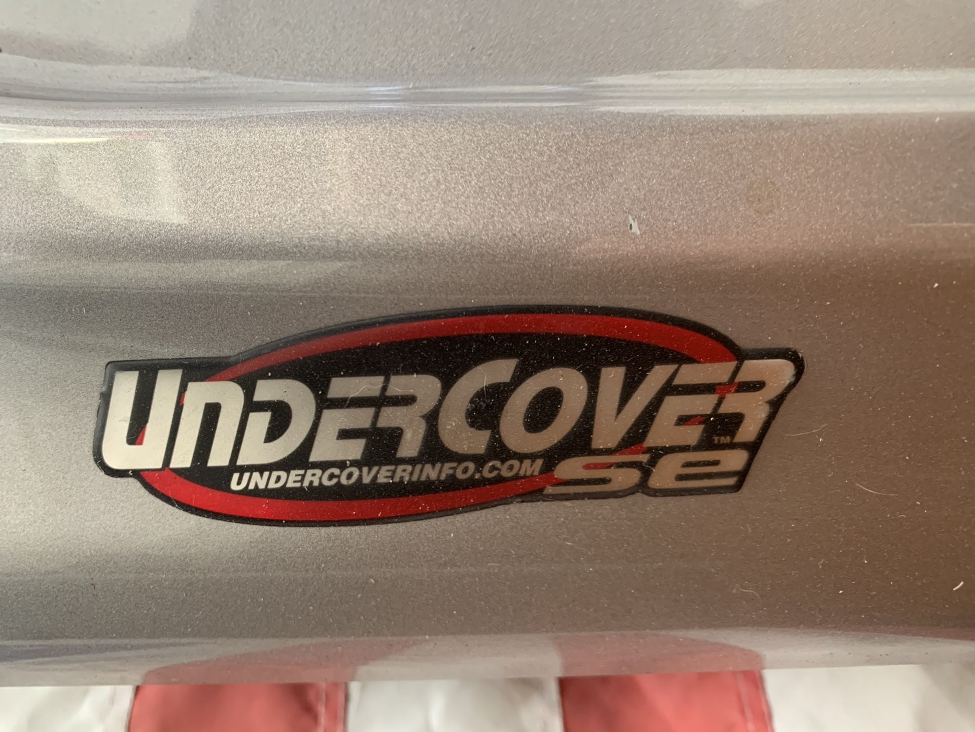Silver Undercover SE Tonneau Bed Cover