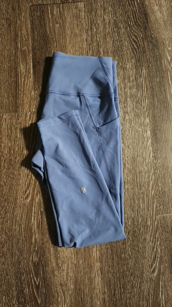 Lululemon Align. Barely Worn. Size 10 W/pockets