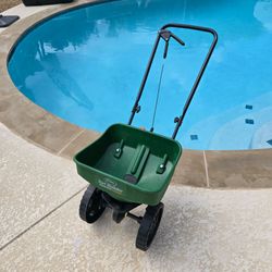 Scotts Yard TurfBuilder EdgeGuard Mini Broadcast Spreader