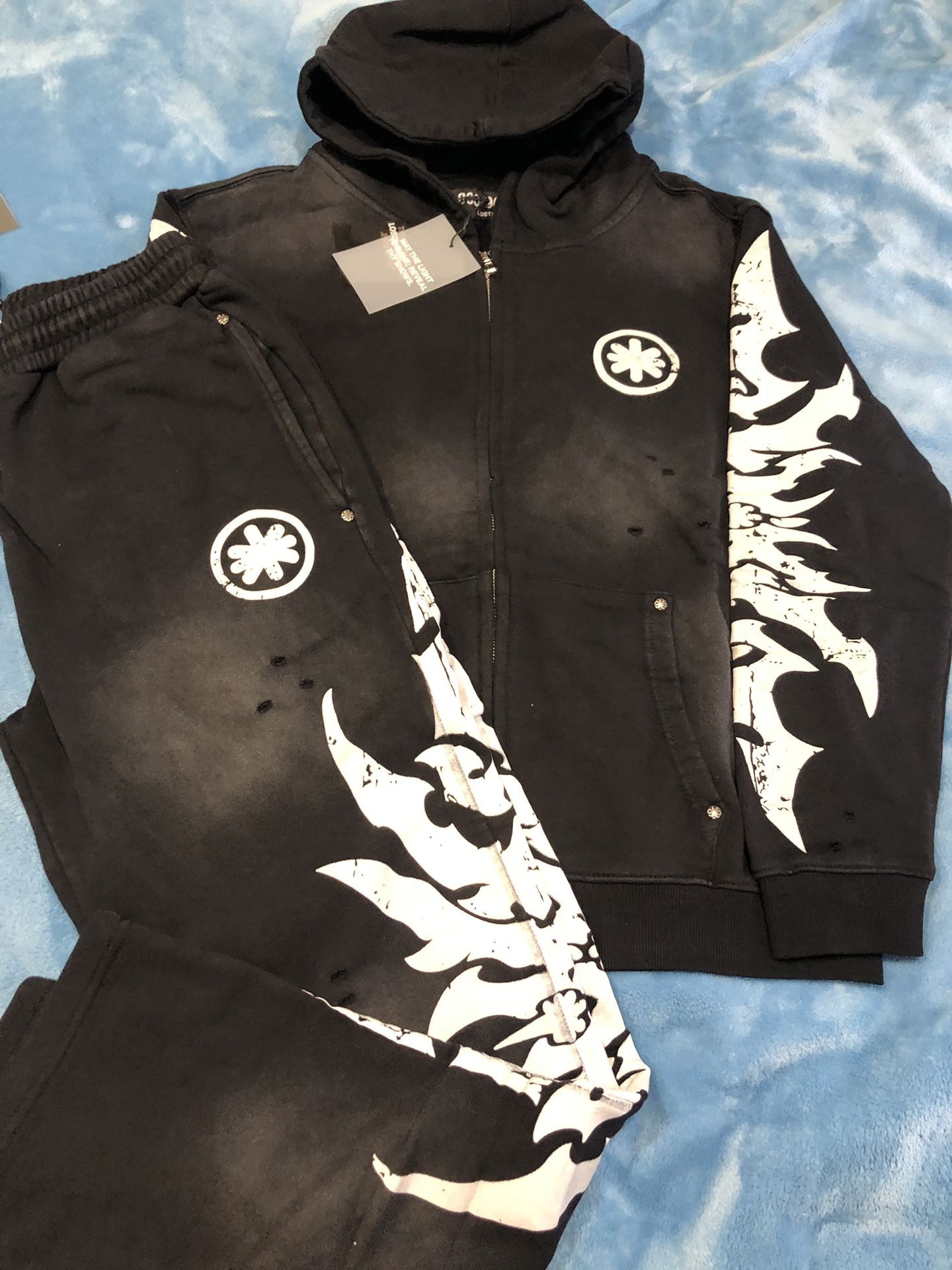 Lost Shadows Sweatsuit. S,m,l,xl