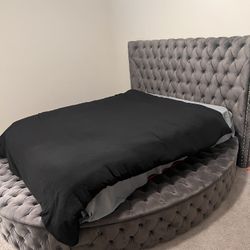 Queen Size Frame With Storage 