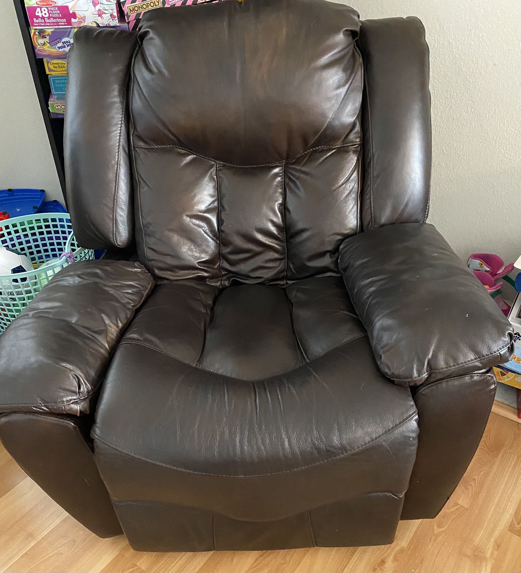 FREE RECLINER