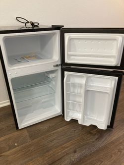 Midea 3.1 Cubit Feet Compact Refrigerator