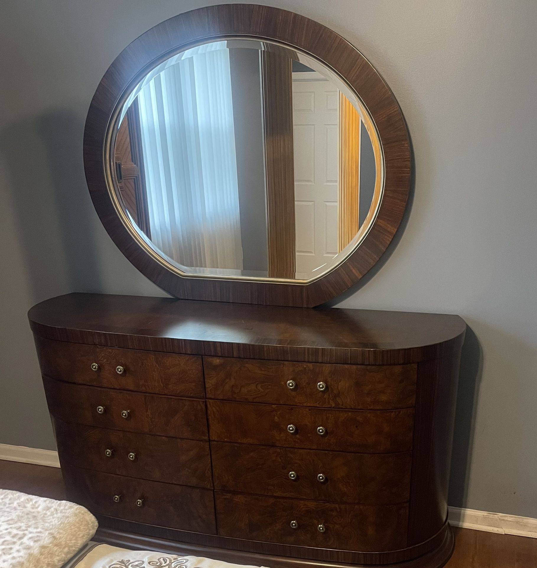Dresser W/ Mirror
