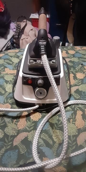 Maven 100is Lightweight Steam Powerhouse Professional Iron