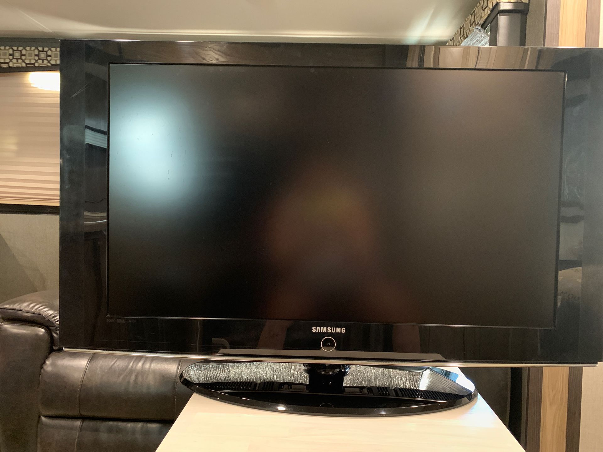 Samsung television. LCD TV. 40 inch. 3 HDMI ports.