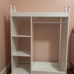 Kid wardrobe storage