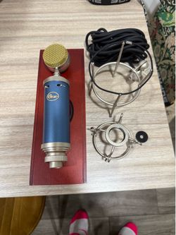 Blue Microphones Bluebird SL Studio Condenser Microphone Blue