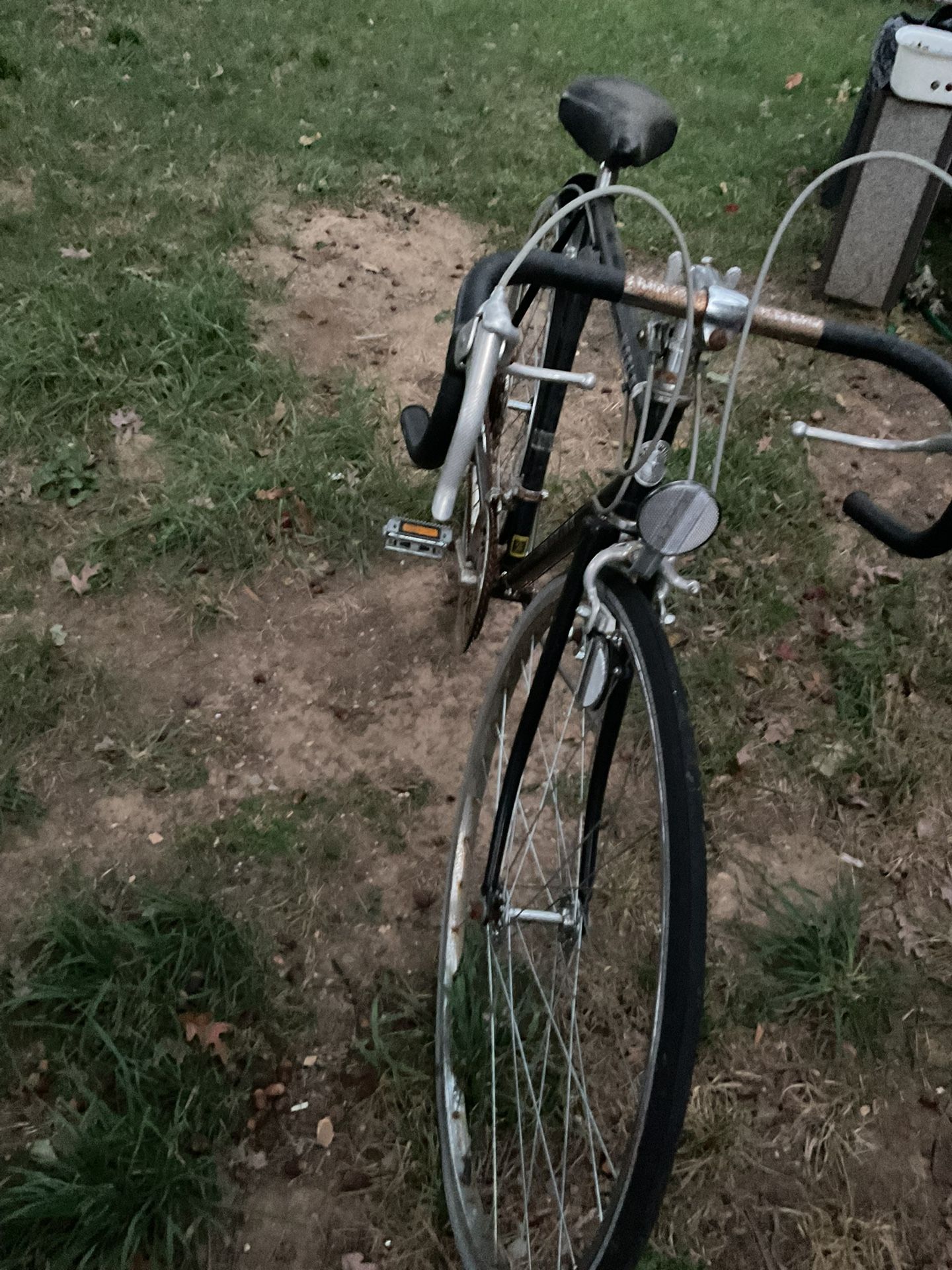 A Good Vintage World Schwinn Bike (NO SHIPPING)