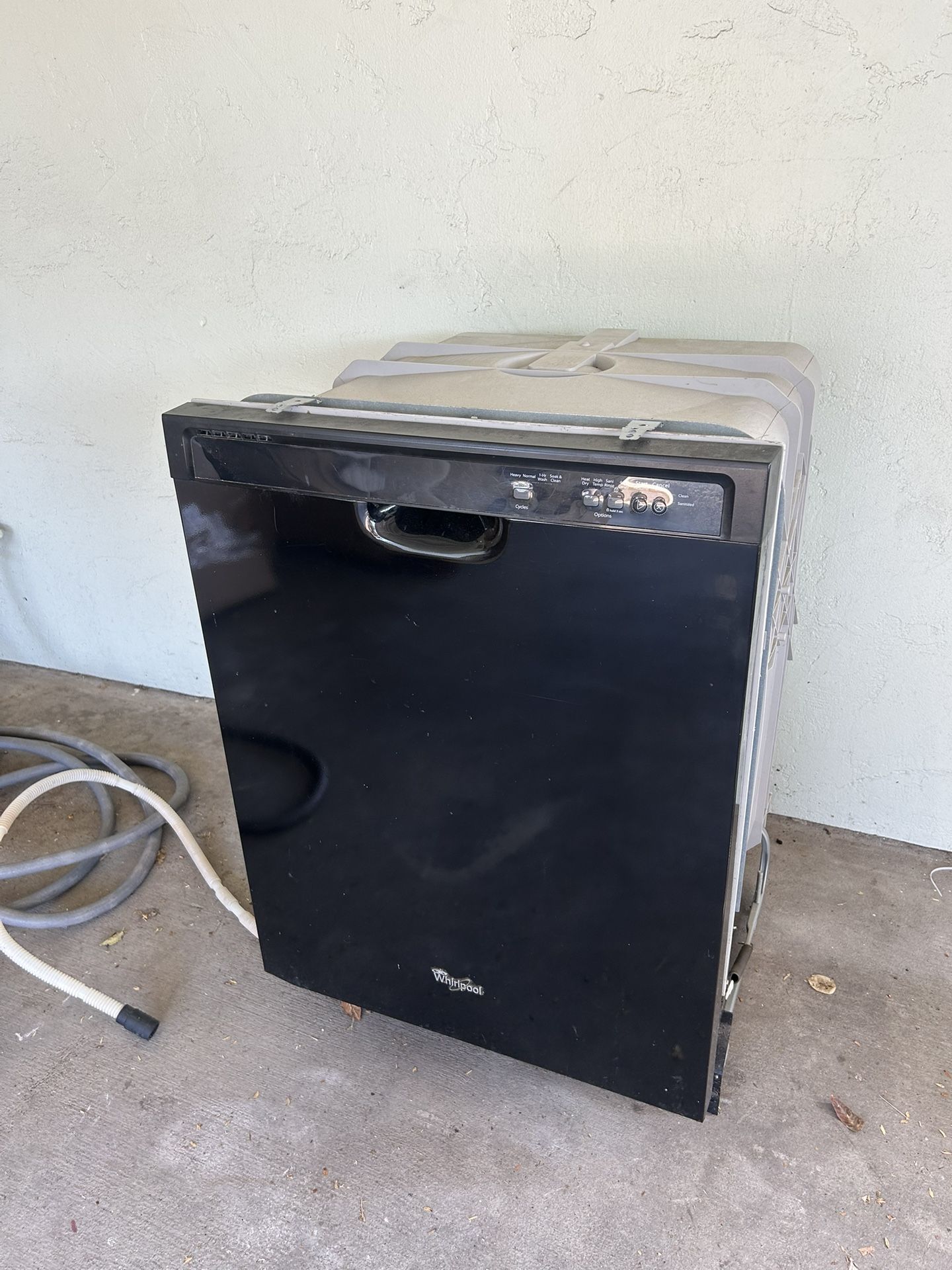 Dishwasher by Whirlpool – Clean & Functional