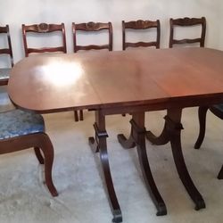 Beautiful Antique Mahogany Table And 6 Chairs