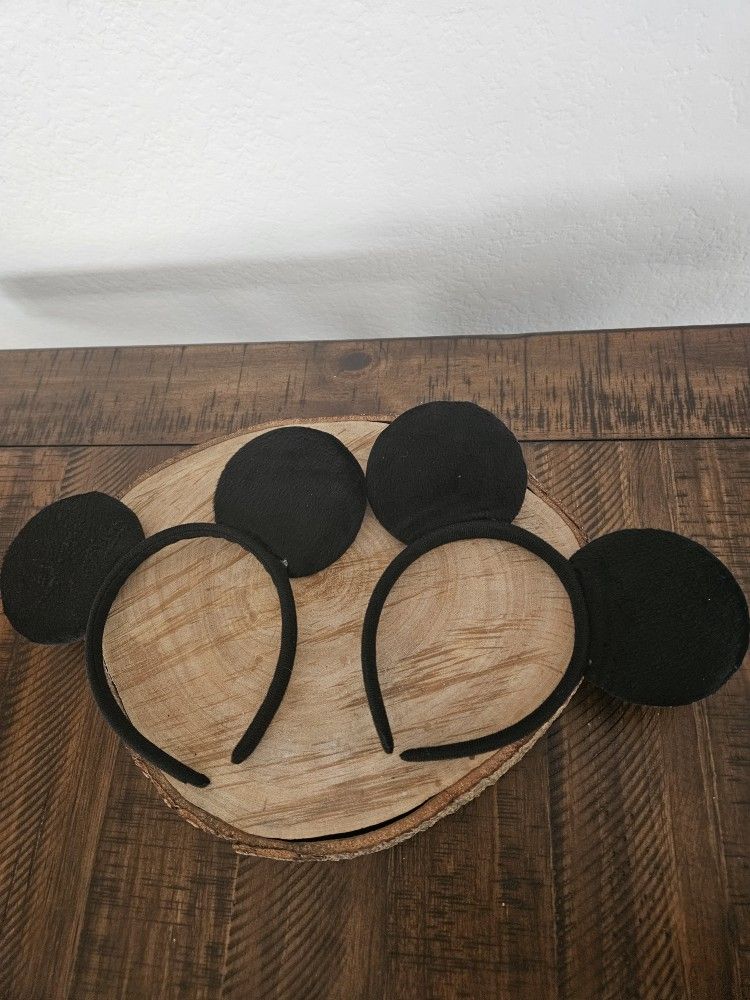Mickey Mouse Ears (DIY)