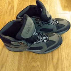 New ( Floor Model ) Lake And Trail Gray Hiking Boots Size 12