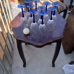 2 chairs  1 table
