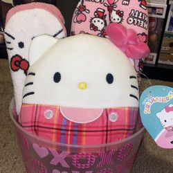 Hello Kitty Gift Basket 