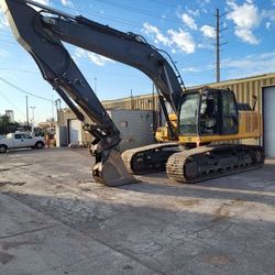 John Deere 290G Excavator New Tracks 