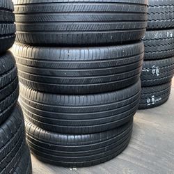 225/65R17 Marca Michelin En Perfectas Condiciónes De Vida 
