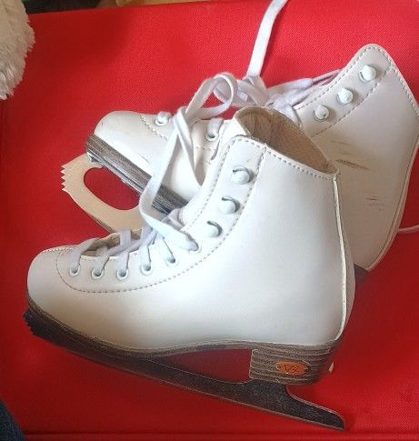 Ice Skates . Riedell Brand. Size j13. 7 2/3 Stamped On Bottom