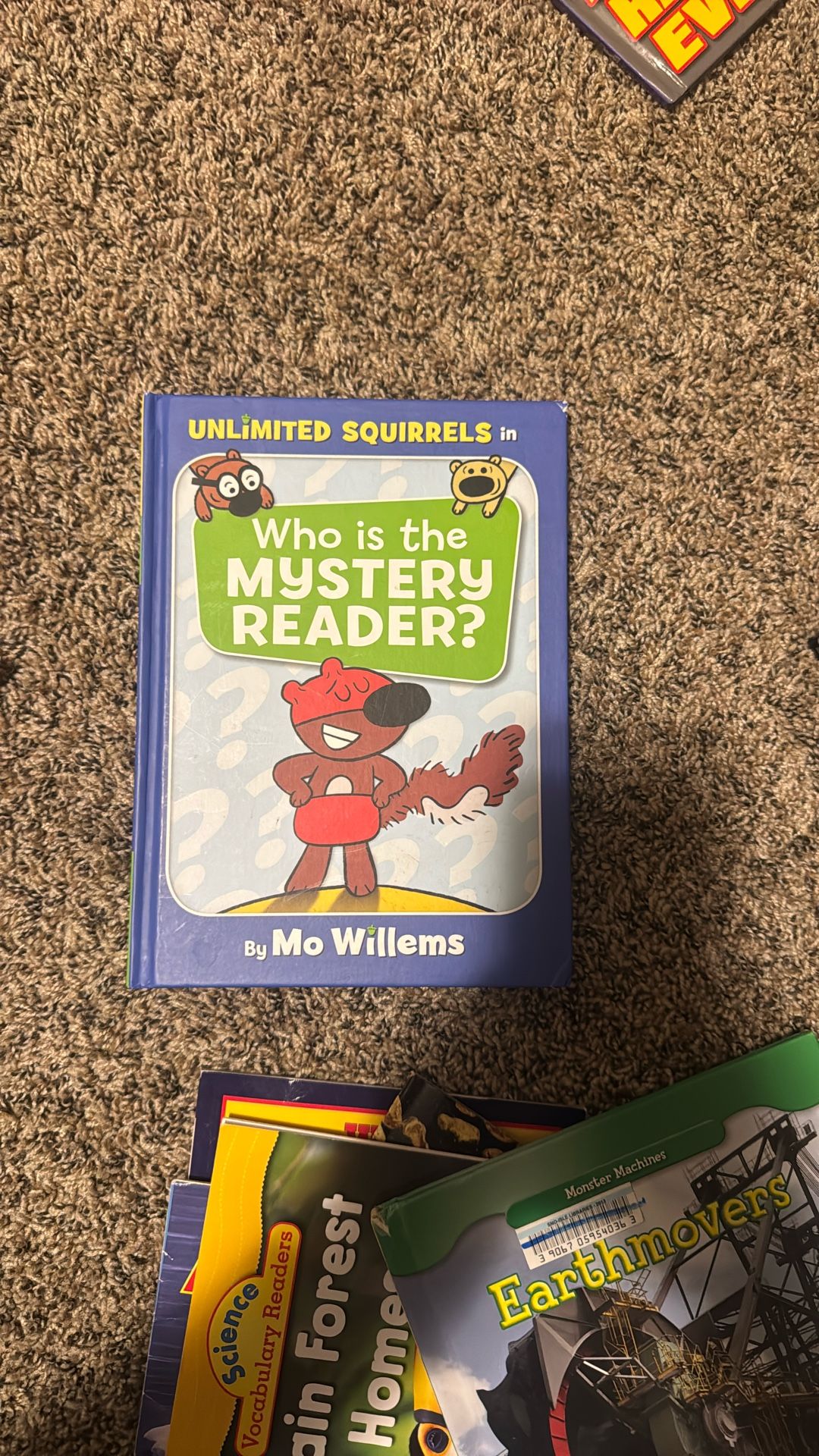 Mo willems Book. Who Is The mystery reader?