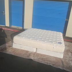 King Size Mattress Set Bedroom - Delivery Available 