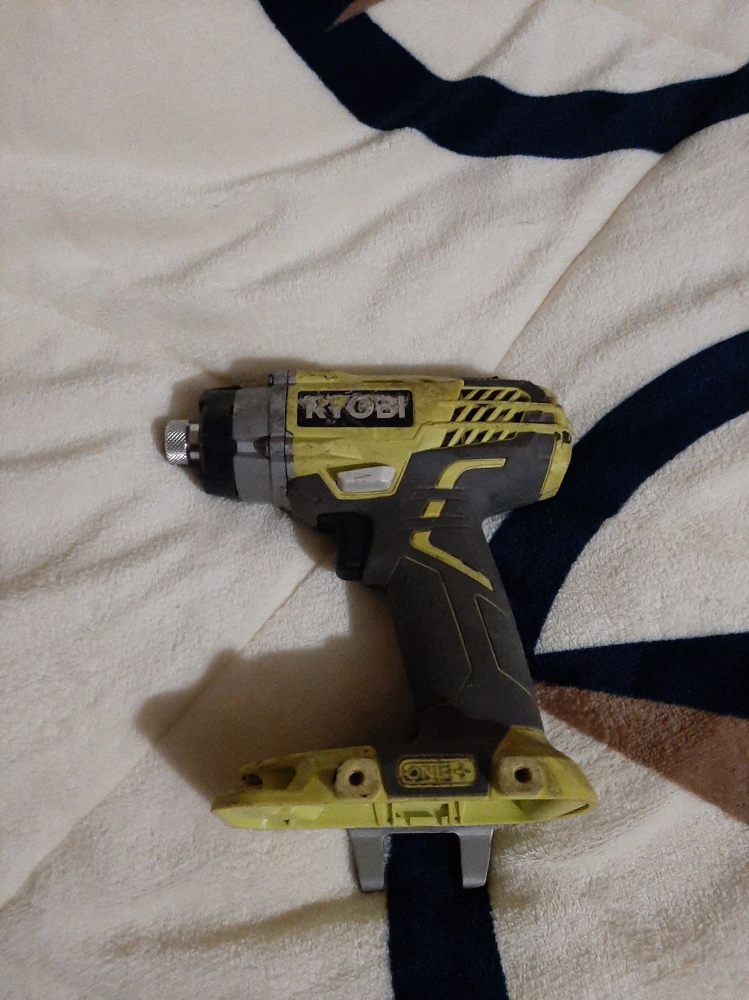 Ryobi impact drill w/ charger and 1 battery