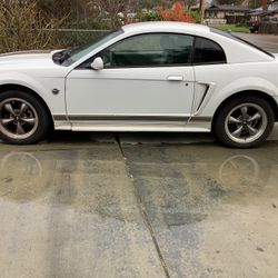 2004 Ford Mustang