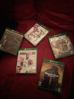 Xbox One + 5 Games