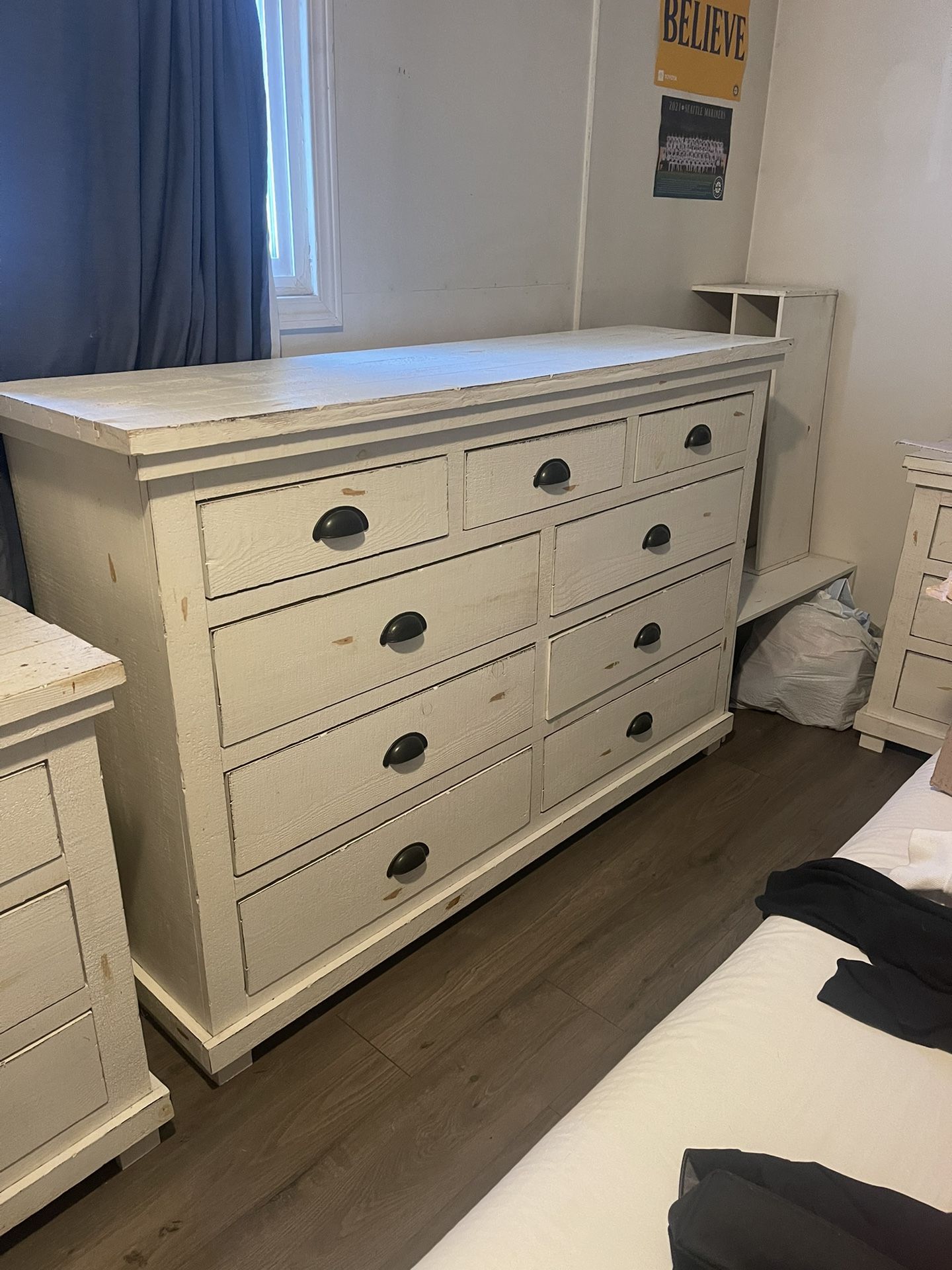 3-piece Bedroom Set * PRICE DROP NEED GONE**