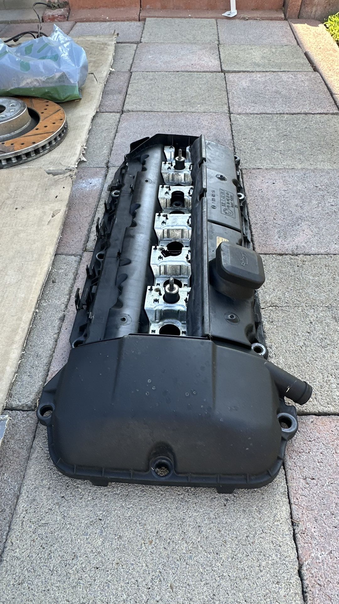 BMW inline 6 Valve Cover (see Description)