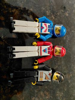 3 Lego Technic Race Car Drivers
