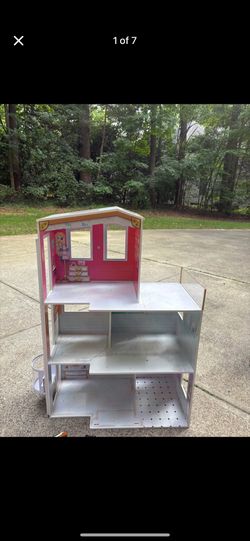 Rainbow High Doll House