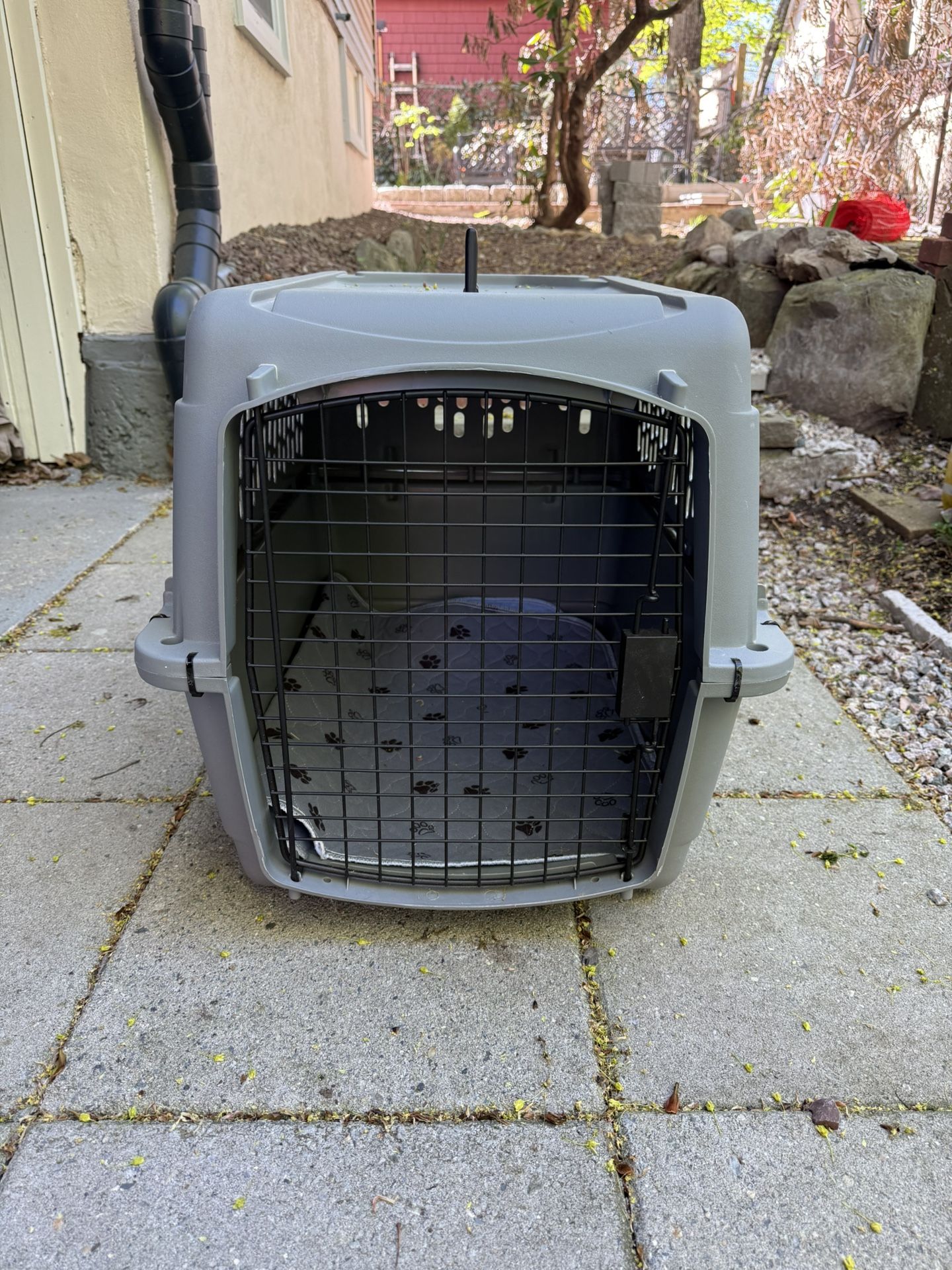 Like New Puppy/Dog/Cat Crate Carrier