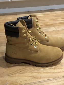 Timberland boots Women’s size 6 New