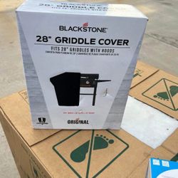 Blackstone 28-in Griddle with Hood and Side Shelves 61.5-in W x 36-in H Black