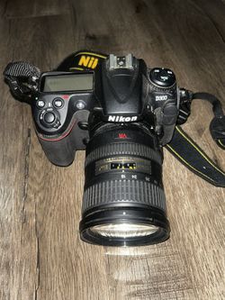 Nikon D5000 Camera