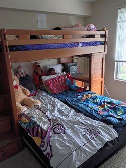 Bunk beds twin over queen/or full