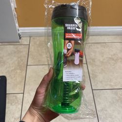 Shaker Bottle Gym 22oz Sharper Image