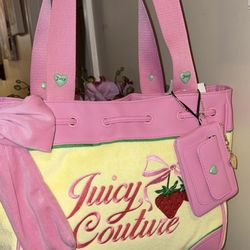Juicy Couture Retro Daydreamer Strawberry