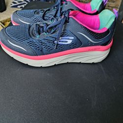 Sketchers Women D Lux Walker 9.5