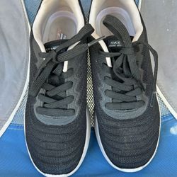 NEW SKETCHERS GYM SHOES SIZE 7 …$25