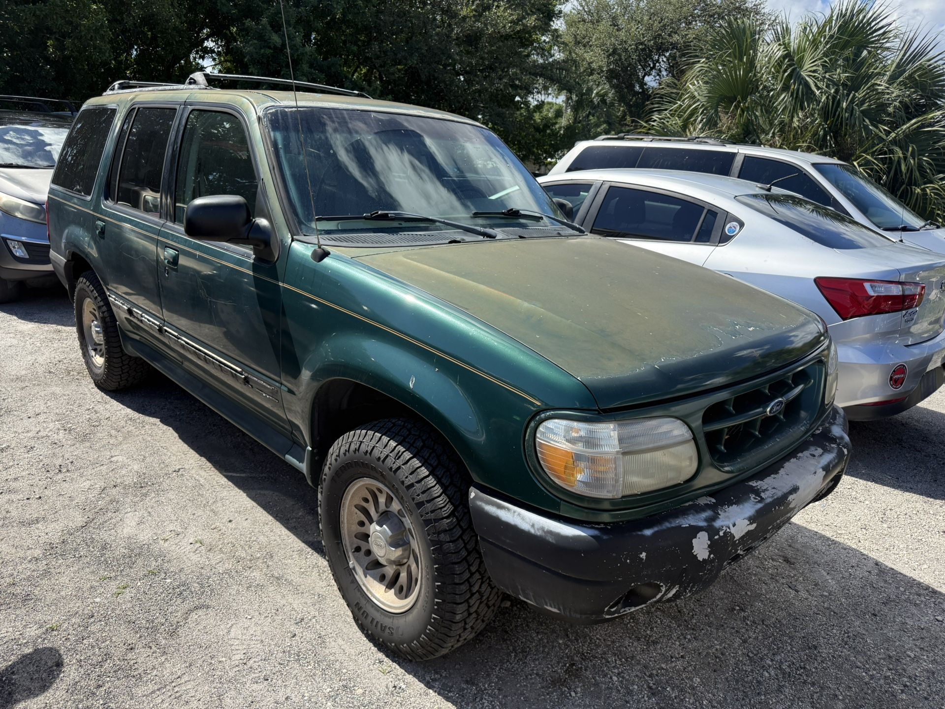 2000 Ford Explorer